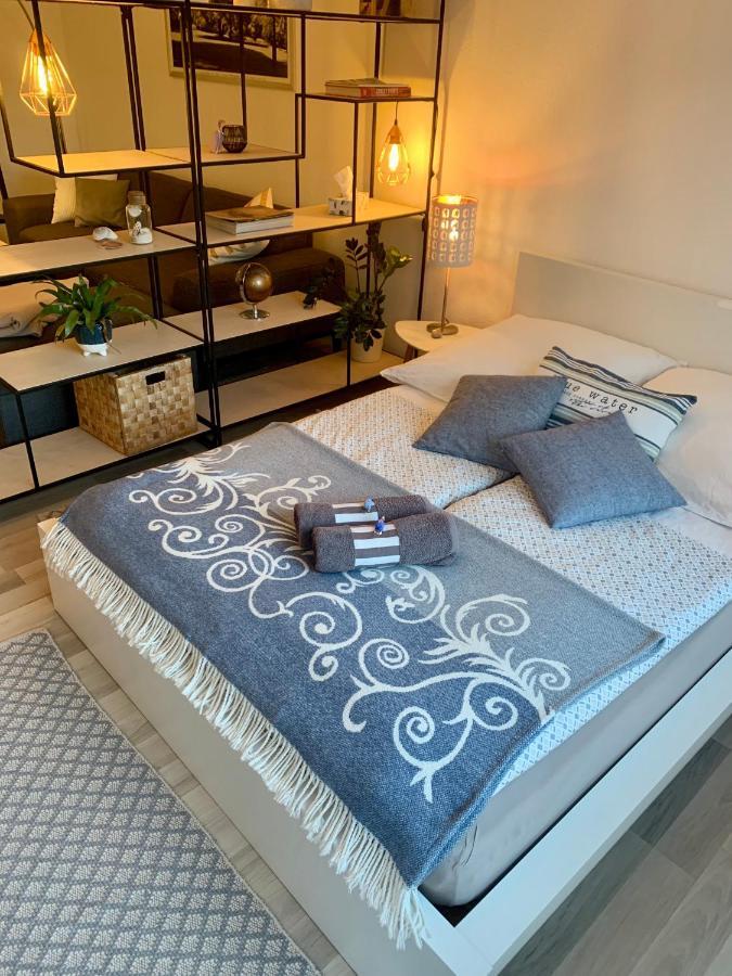 'Das Kleine Feine' - Ruhige, Helle Ferienwohnung Mit Parkplatz Und Balkon Pforzheim Eksteriør bilde