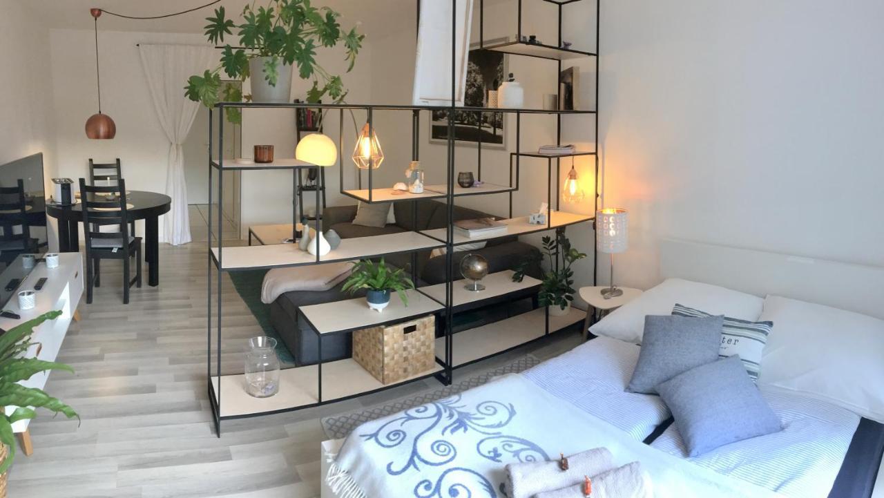 'Das Kleine Feine' - Ruhige, Helle Ferienwohnung Mit Parkplatz Und Balkon Pforzheim Eksteriør bilde