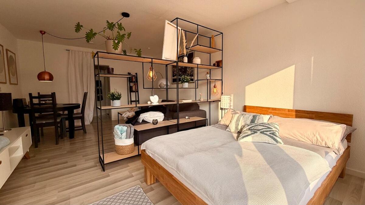 'Das Kleine Feine' - Ruhige, Helle Ferienwohnung Mit Parkplatz Und Balkon Pforzheim Eksteriør bilde