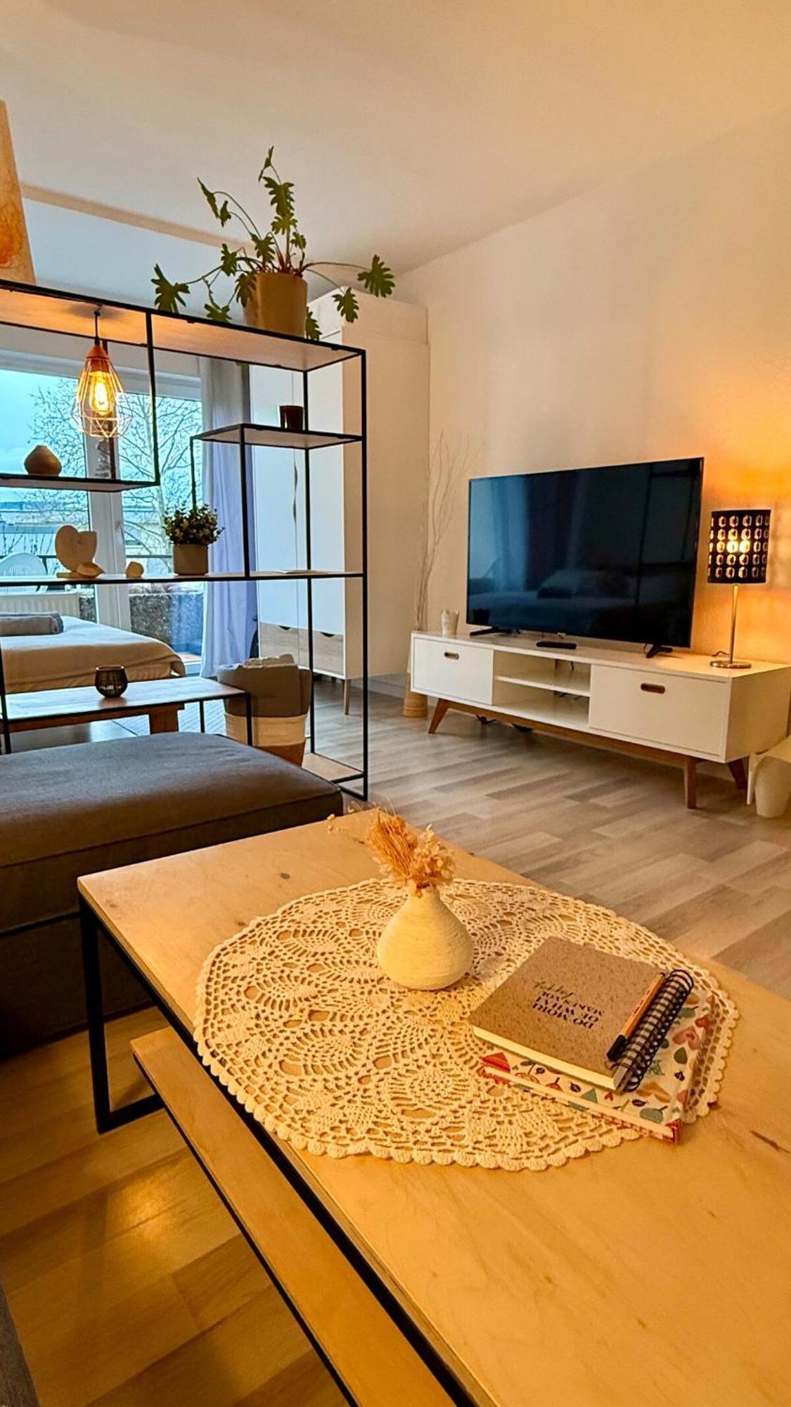'Das Kleine Feine' - Ruhige, Helle Ferienwohnung Mit Parkplatz Und Balkon Pforzheim Eksteriør bilde