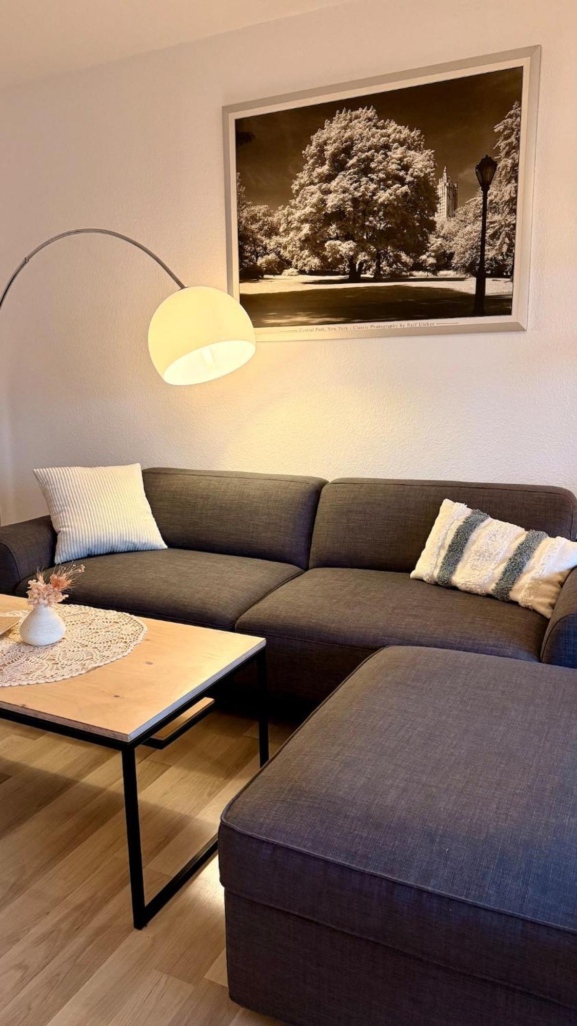 'Das Kleine Feine' - Ruhige, Helle Ferienwohnung Mit Parkplatz Und Balkon Pforzheim Eksteriør bilde